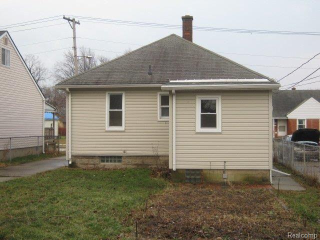 8047 Toepfer Road Warren, MI 48089 - Photo 8 of 9 REAR