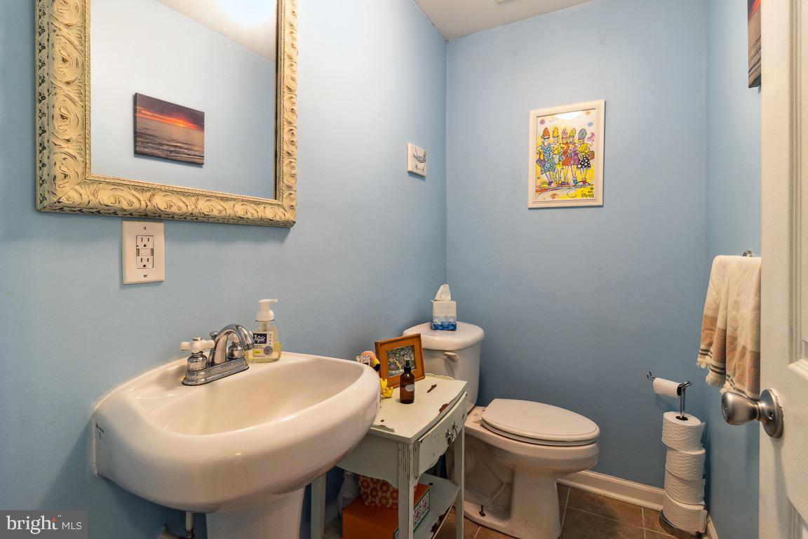 3900 Falls Road Baltimore, MD 21211 - Photo 13 of 27 Main Floor Bathroom