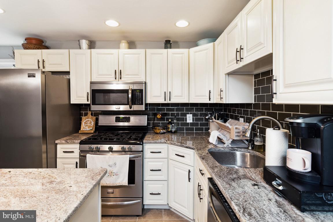 3900 Falls Road Baltimore, MD 21211 - Photo 7 of 27 Kitchen