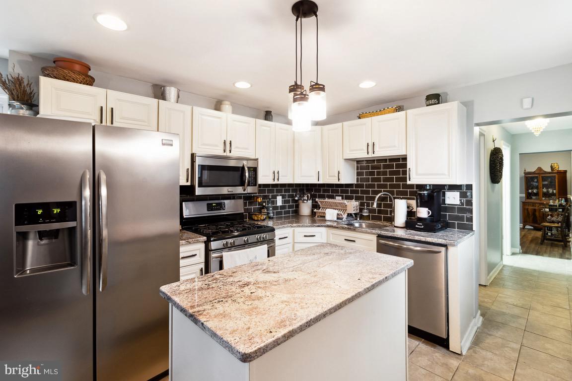 3900 Falls Road Baltimore, MD 21211 - Photo 9 of 27 Kitchen