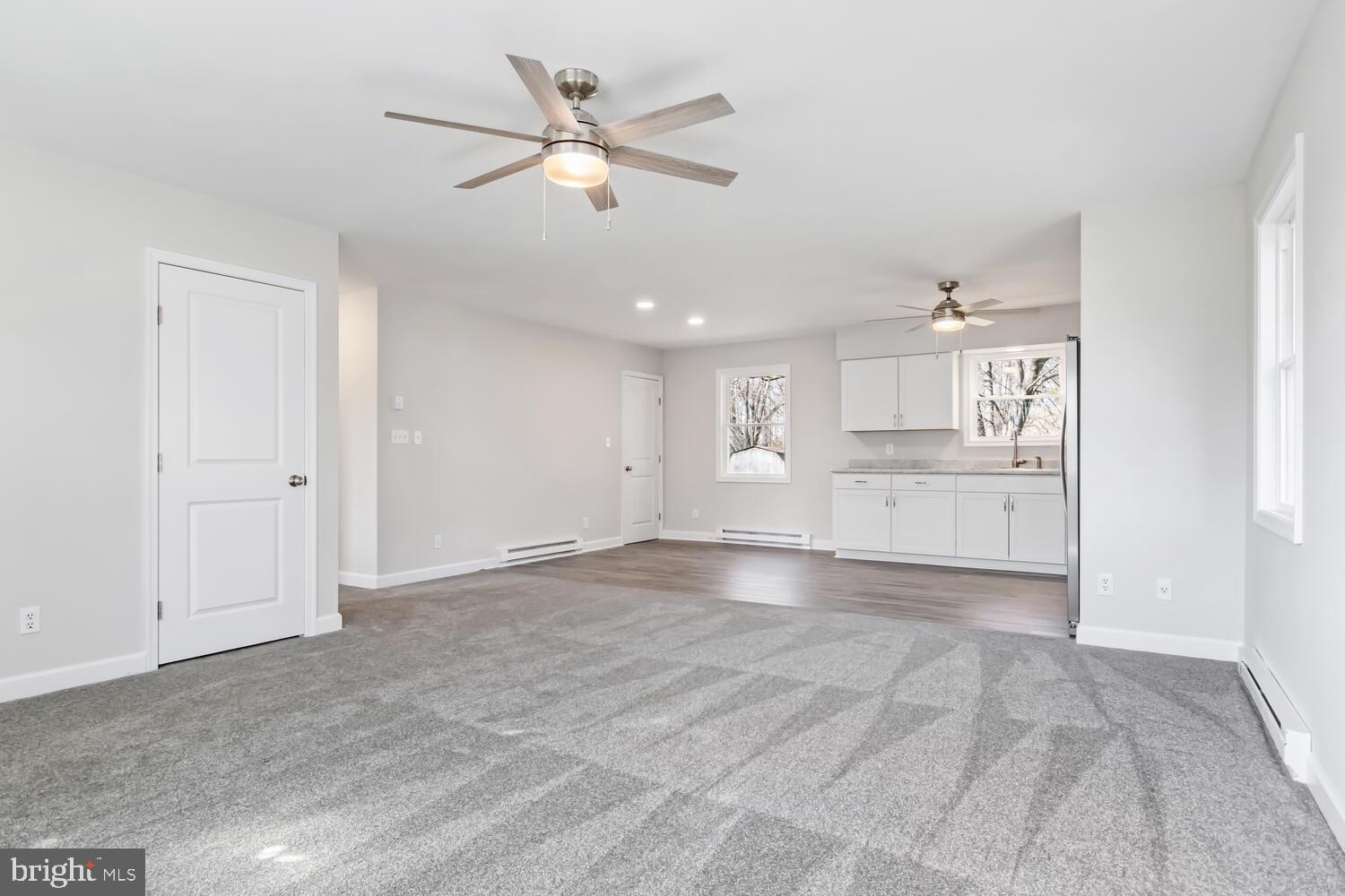 Living Room / Kitchen