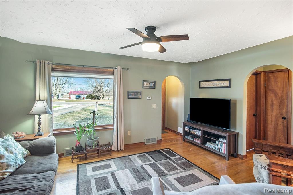 10926 Lansing Road Durand, MI 48429 - Photo 12 of 25