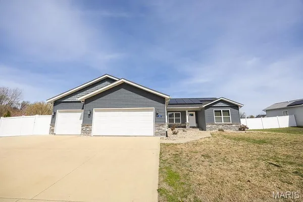 $2,800 | 407 Sammy Lane, Caseyville, IL 62232