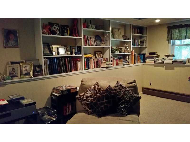96 Mann School Road Smithfield, RI 02917 - Photo 19 of 23 Studio/Study/Office.