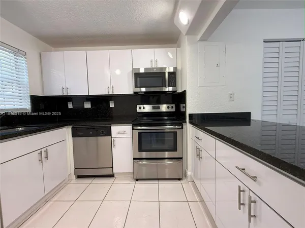 $260,000 | 816 Northwest 87th Avenue, Unit 107, Miami, FL 33172
