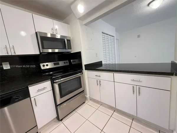 $260,000 | 816 Northwest 87th Avenue, Unit 107, Miami, FL 33172