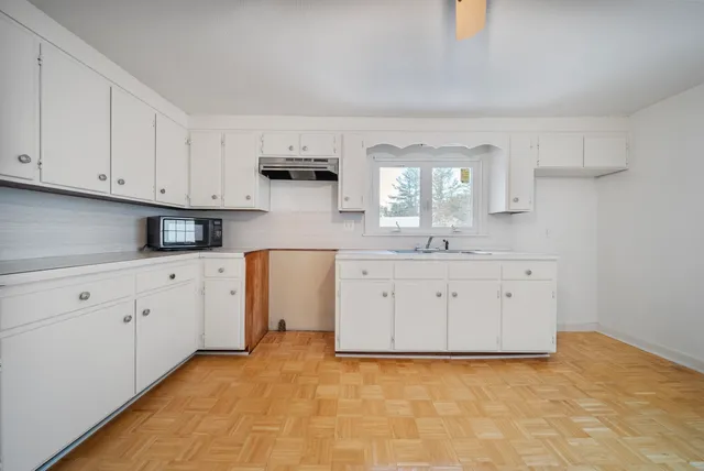 $299,900 | 15 A Roosevelt Avenue, Hudson, NH 03051