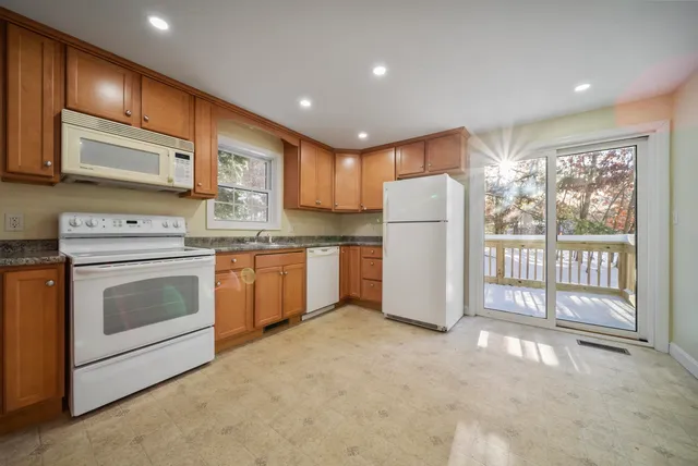 $299,900 | 15 A Roosevelt Avenue, Hudson, NH 03051