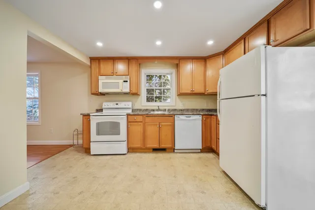 $299,900 | 15 A Roosevelt Avenue, Hudson, NH 03051