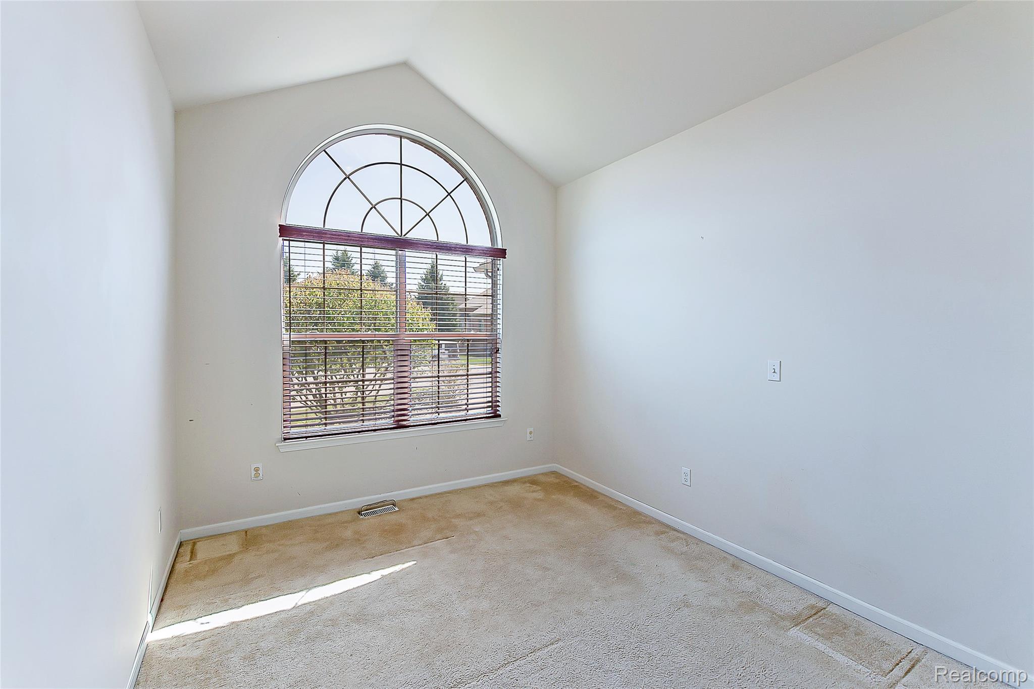 20605 Golf Ridge Circle Livonia, MI 48152 - Photo 27 of 42 Bedroom #3 (pic #1)