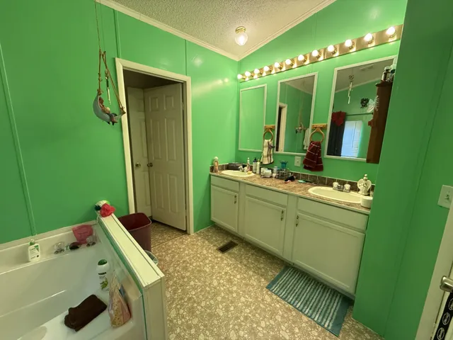 $337,500 | 614 Fairview Road, Loretto, TN 38469