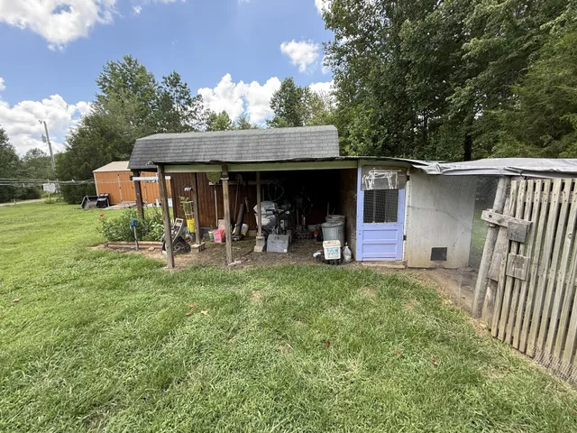 $337,500 | 614 Fairview Road, Loretto, TN 38469