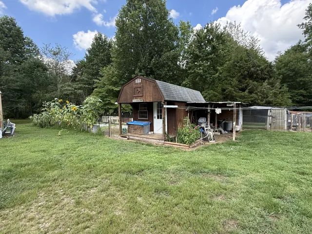 $337,500 | 614 Fairview Road, Loretto, TN 38469