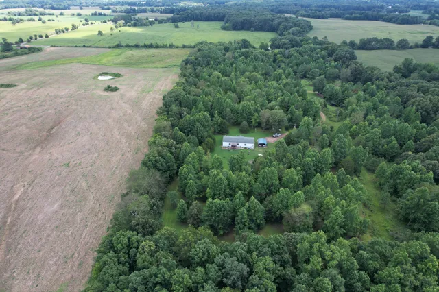 $337,500 | 614 Fairview Road, Loretto, TN 38469