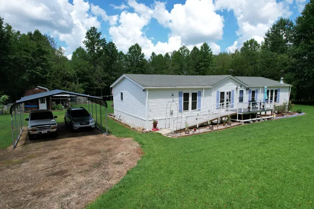 $337,500 | 614 Fairview Road, Loretto, TN 38469