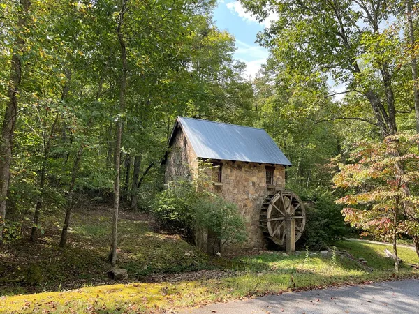 $39,900 | 104 Heritage Trail, Brasstown, NC 28902