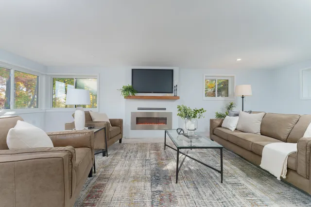 $1,450,000 | 333 Riverview Drive, Ann Arbor, MI 48104