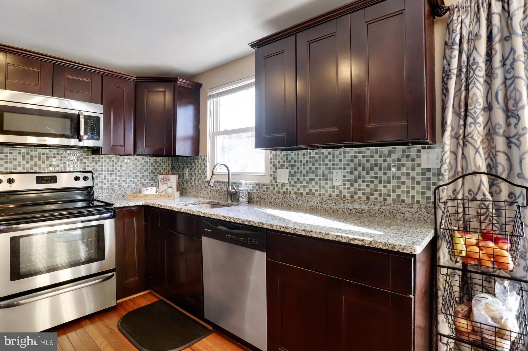 1771 Stonehaven Lane Frederick, MD 21702 - Photo 14 of 37 stainless steel appliances and granite countertops