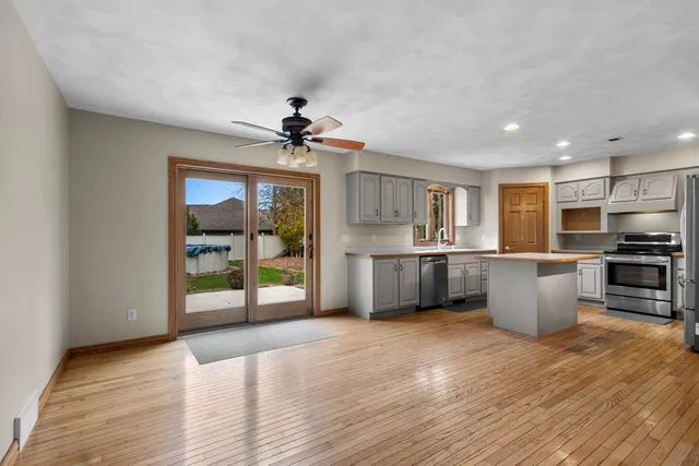 $535,900 | 217 North Patricia Lane, Wrightstown, WI 54180