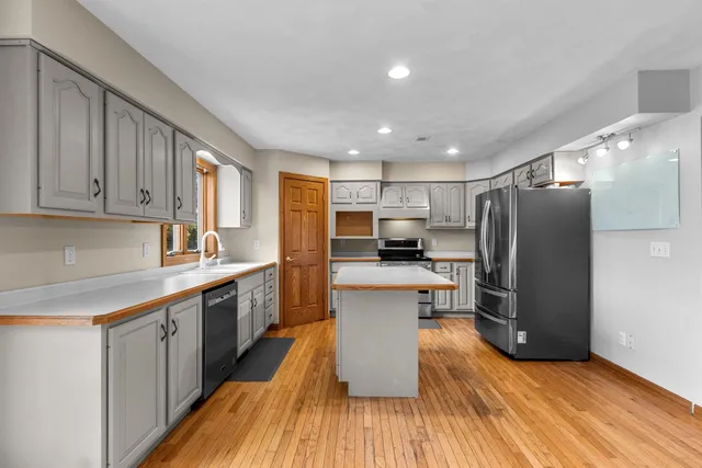 $535,900 | 217 North Patricia Lane, Wrightstown, WI 54180