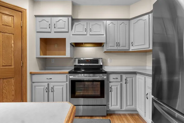 $535,900 | 217 North Patricia Lane, Wrightstown, WI 54180