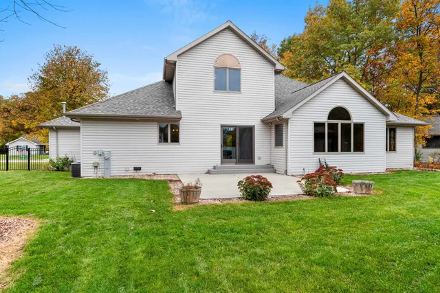 $535,900 | 217 North Patricia Lane, Wrightstown, WI 54180