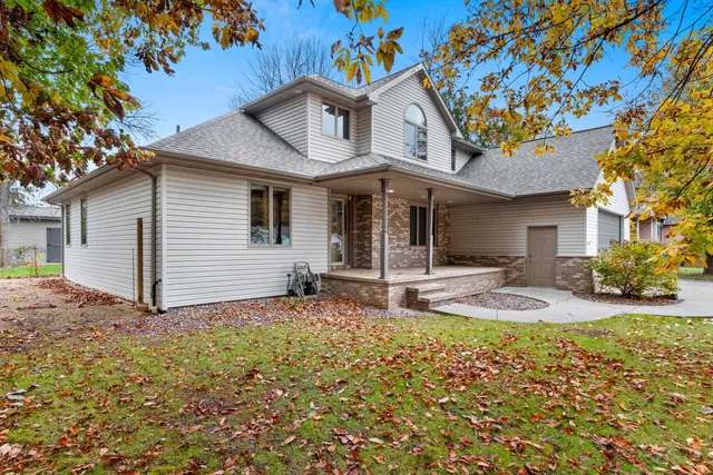 $535,900 | 217 North Patricia Lane, Wrightstown, WI 54180