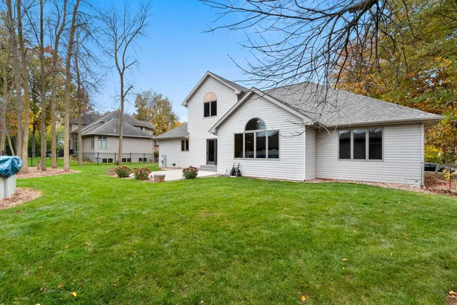 $535,900 | 217 North Patricia Lane, Wrightstown, WI 54180