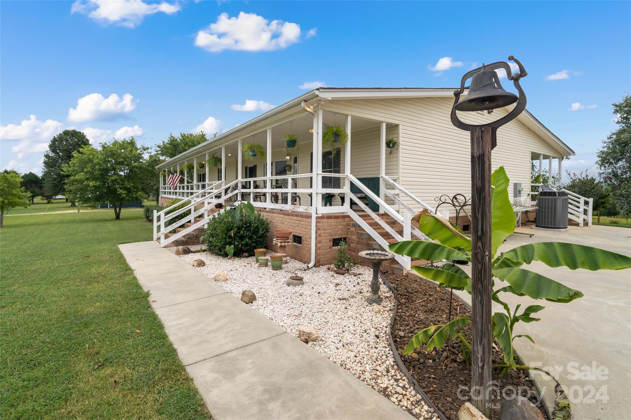 4865 Mel Nunnery Road Fort Lawn, SC 29714 - Photo 4 of 36 Gallery Image 4