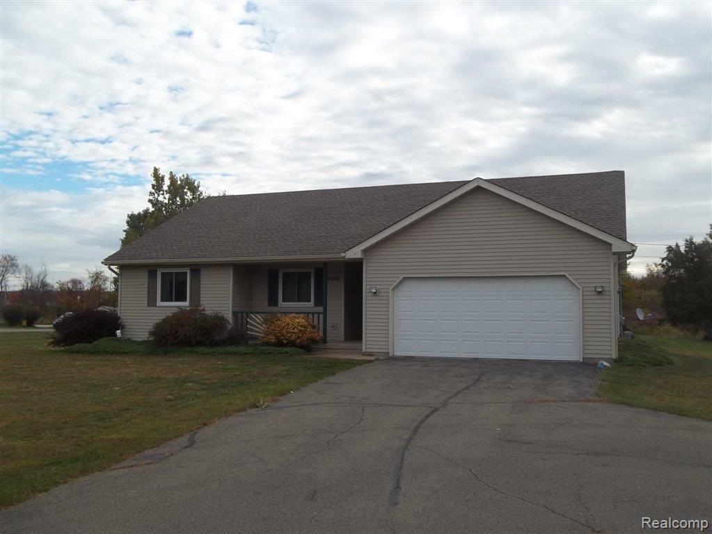 2759 Pinckney Road Howell, MI 48843 - Photo 4 of 8 000_0001.JPG