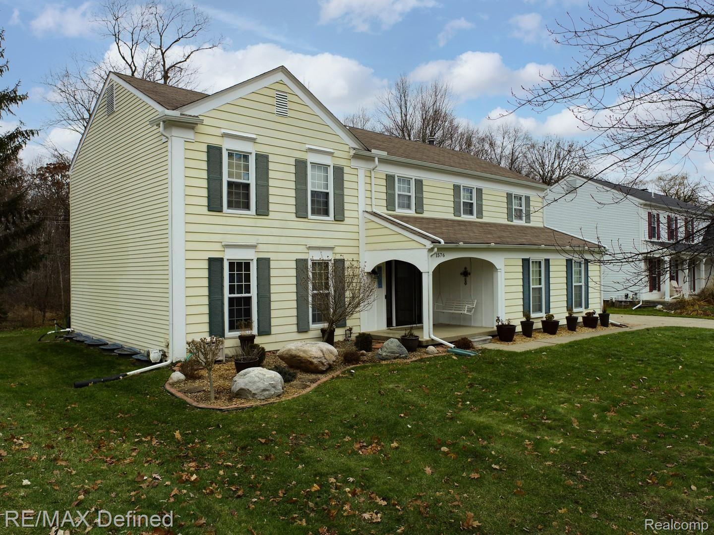1576 North Fairview Lane Rochester, MI 48306 - Photo 3 of 30 DJI_0005.jpg