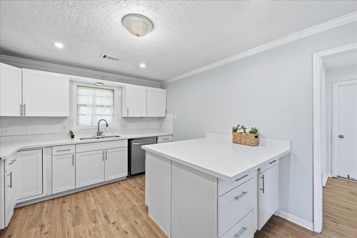 8722 Holmes Road Nederland, TX 77627 - Photo 10 of 38 Gallery Image 10