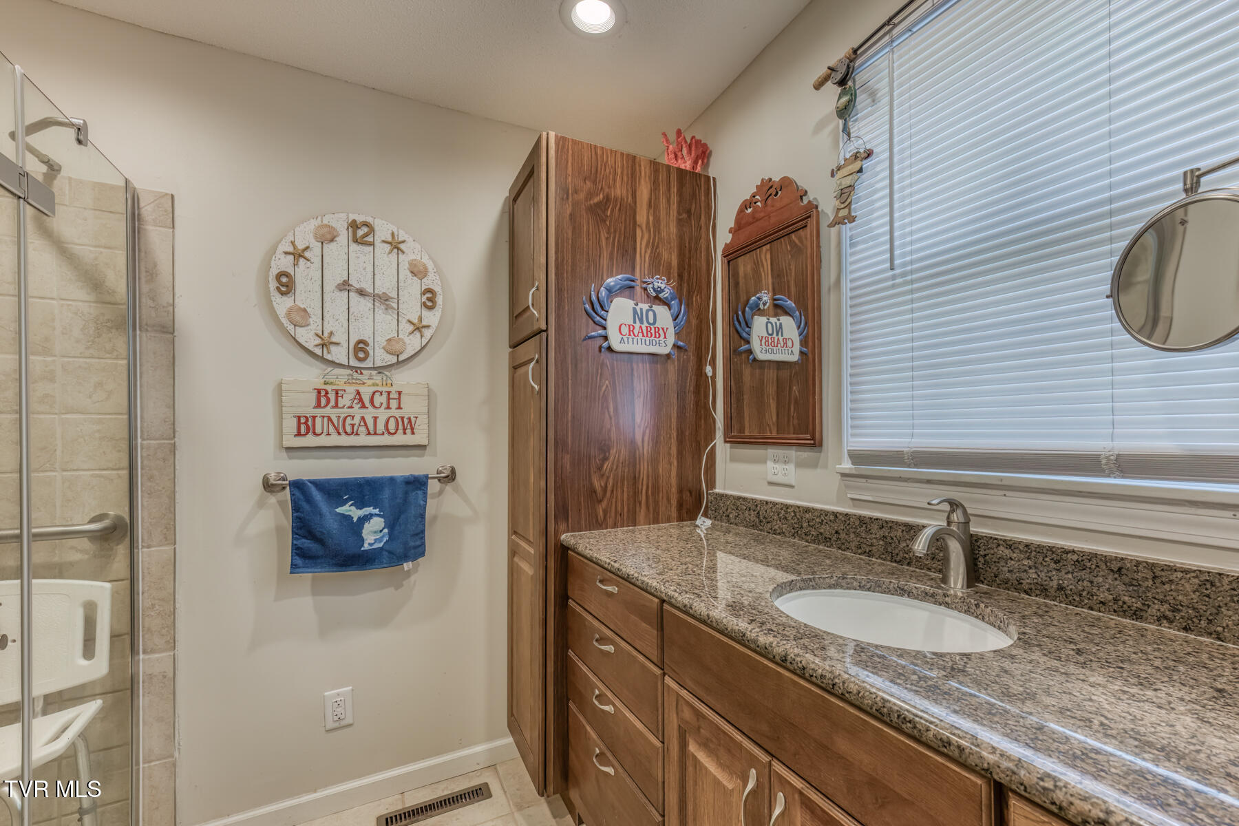 609 Hollyhill Road Johnson City, TN 37604 - Photo 23 of 47 609 Hollyhill Rd-21