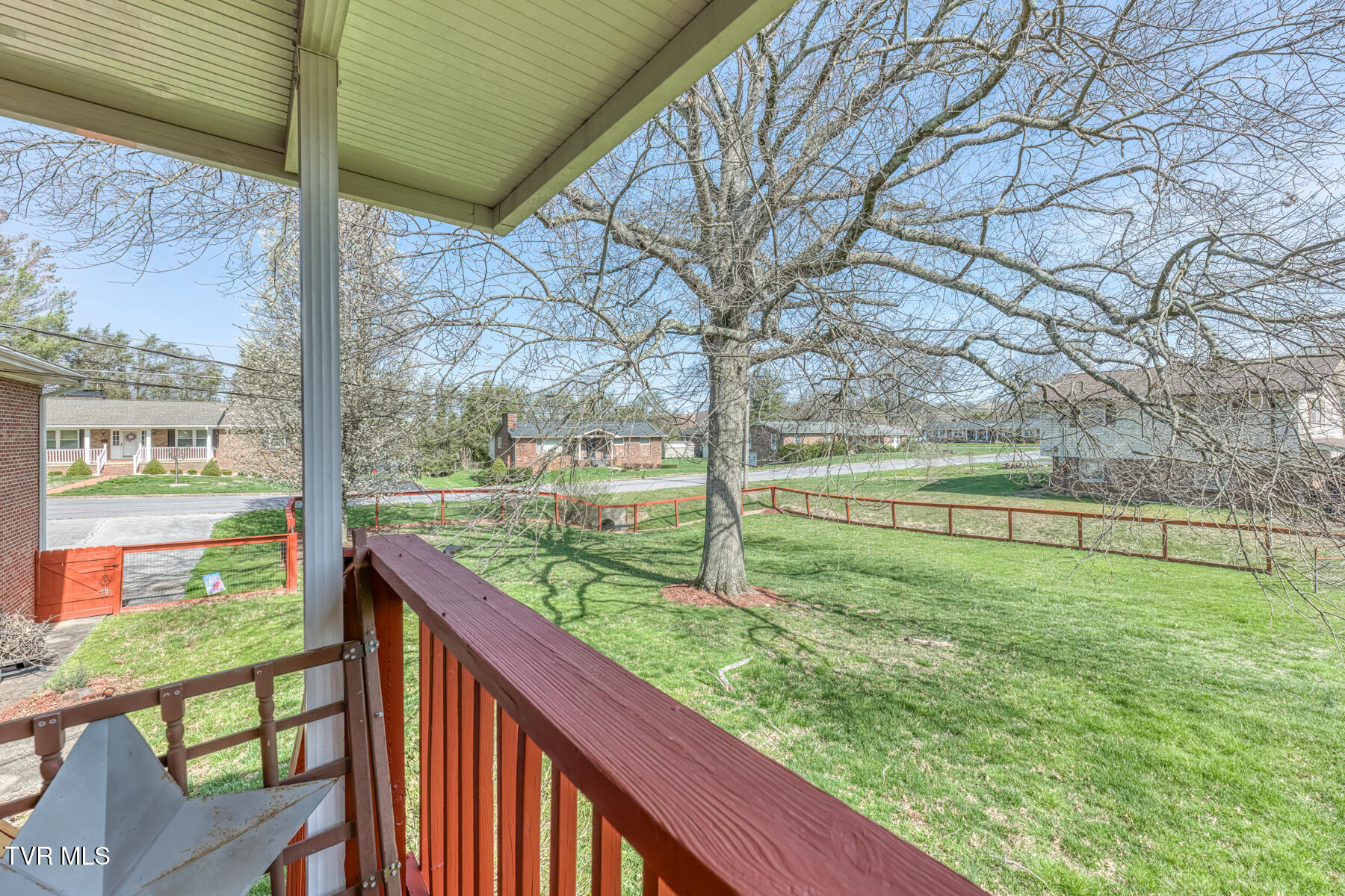 609 Hollyhill Road Johnson City, TN 37604 - Photo 40 of 47 609 Hollyhill Rd-38