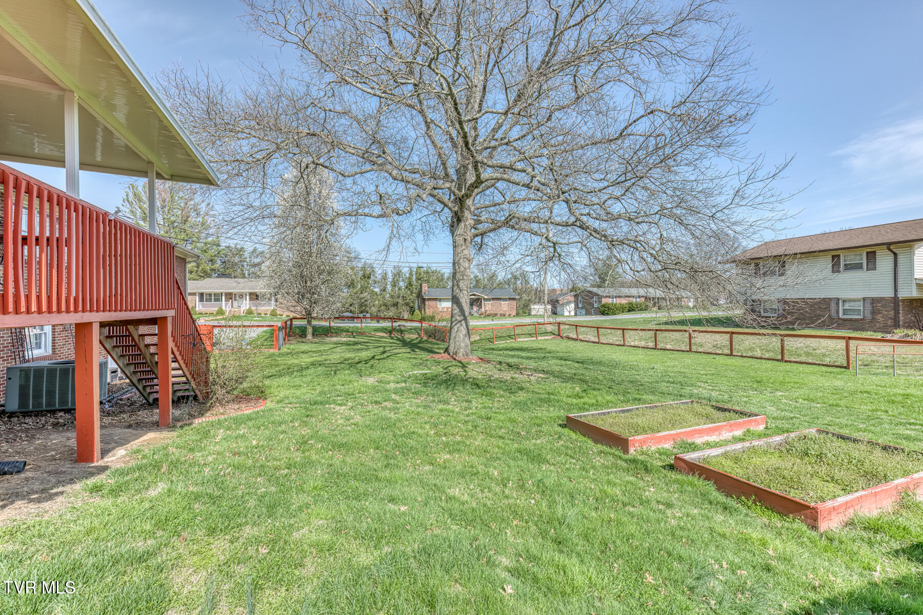 609 Hollyhill Road Johnson City, TN 37604 - Photo 41 of 47 609 Hollyhill Rd-39