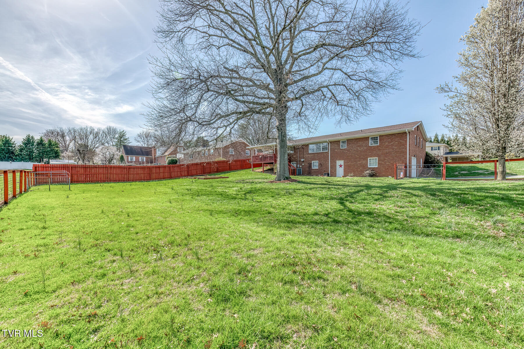 609 Hollyhill Road Johnson City, TN 37604 - Photo 44 of 47 609 Hollyhill Rd-41