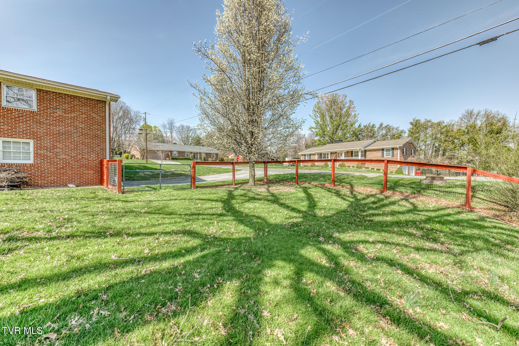 609 Hollyhill Road Johnson City, TN 37604 - Photo 46 of 47 609 Hollyhill Rd-43