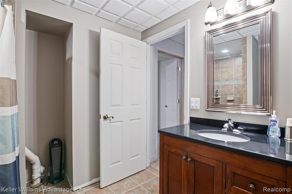 30489 Munger Livonia, MI 48154 - Photo 44 of 59 Gallery Image 44