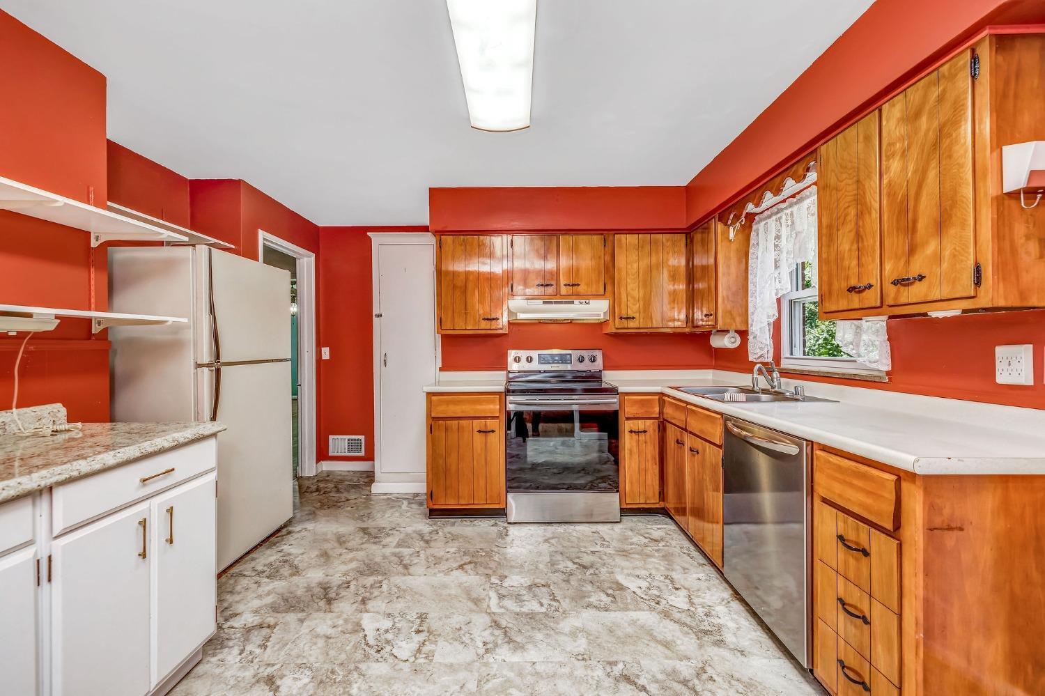 2050 Adams Road Cincinnati, OH 45231 - Photo 12 of 35 Gallery Image 12