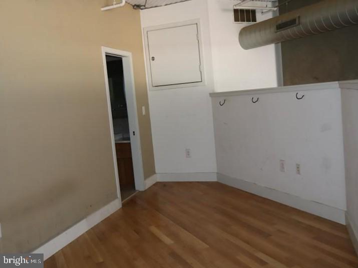 2200-28 Arch Street, Unit 906 Philadelphia, PA 19103 - Photo 12 of 13