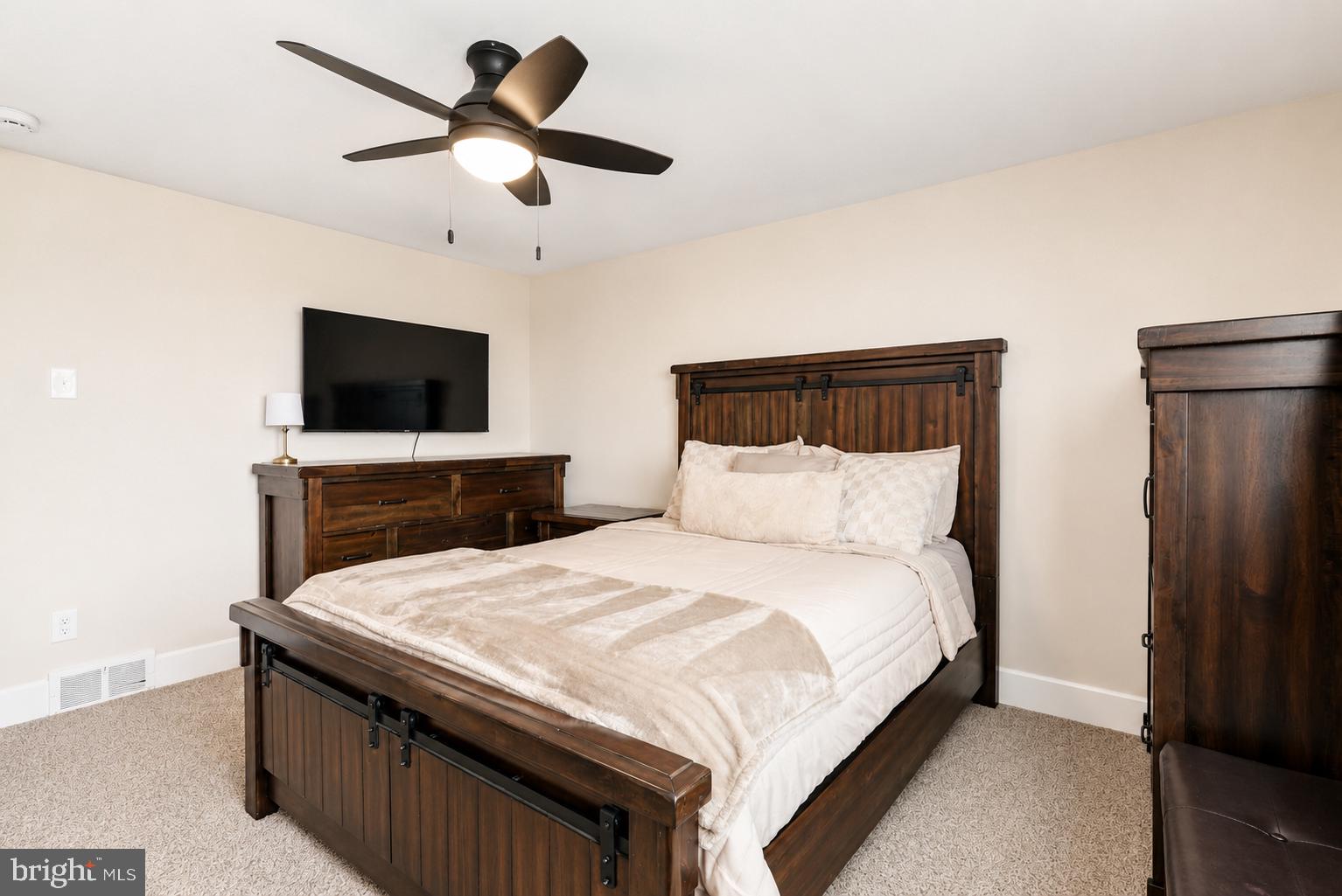 104 Westbridge Road, Unit 120 Glenolden, PA 19036 - Photo 20 of 37 Cozy retreat with modern charm.