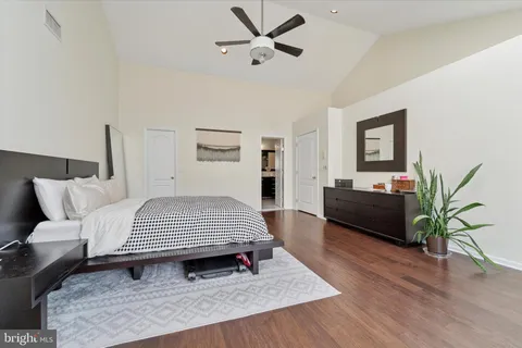 $4,200 | 212-24 South 24th Street, Unit 2416B, Philadelphia, PA 19103