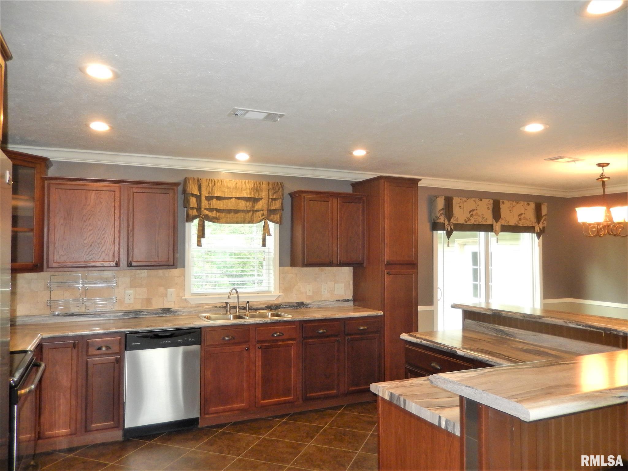 2695 Friendship School Road Anna, IL 62906 - Photo 9 of 45 Gallery Image 9