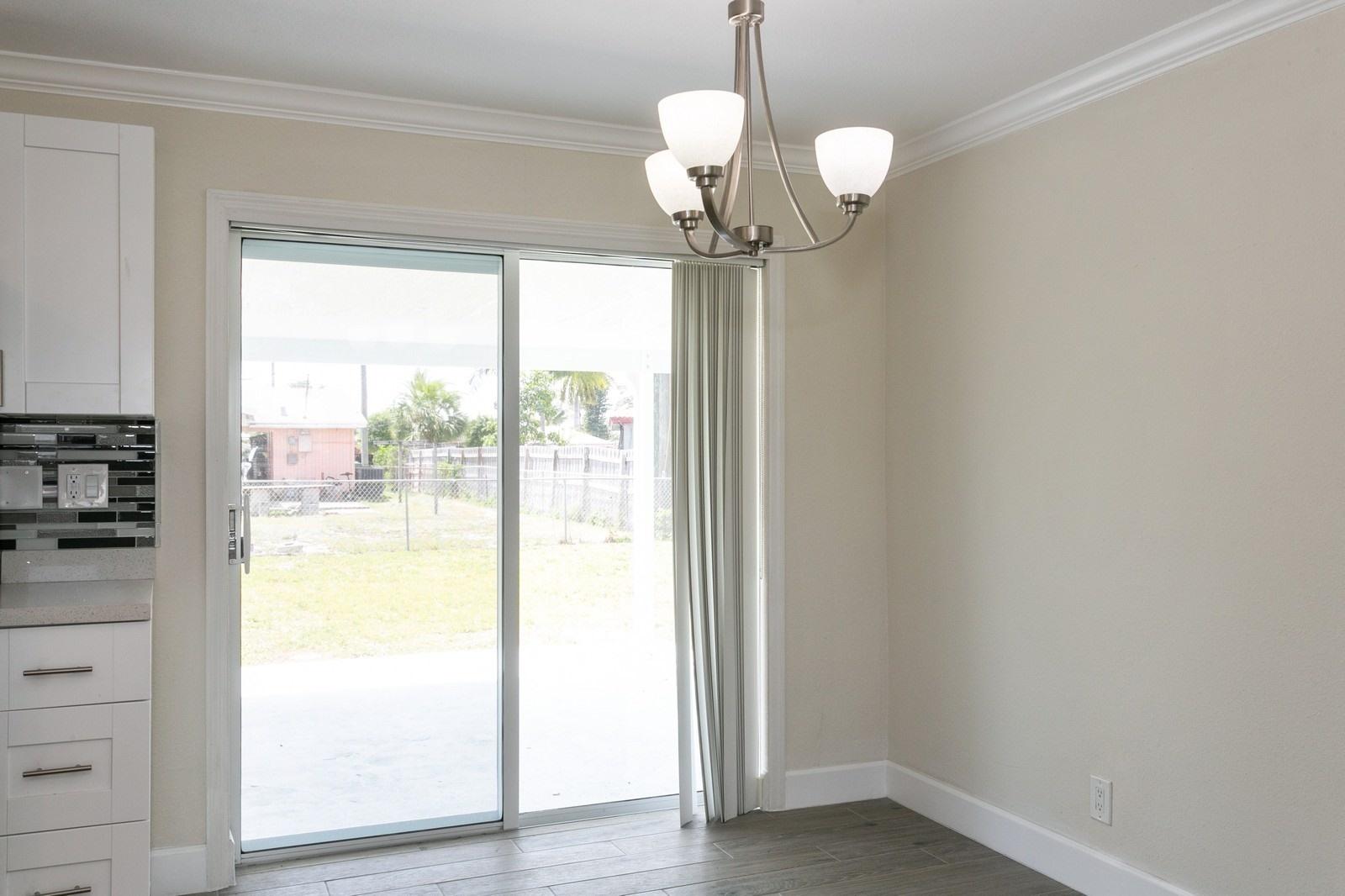 481 West 32nd Street Riviera Beach, FL 33404 - Photo 10 of 18 Dining-481-W-32nd-Street