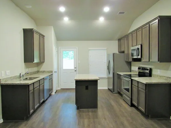 $1,700 | 1009 Platte River Drive, Montgomery, TX 77316