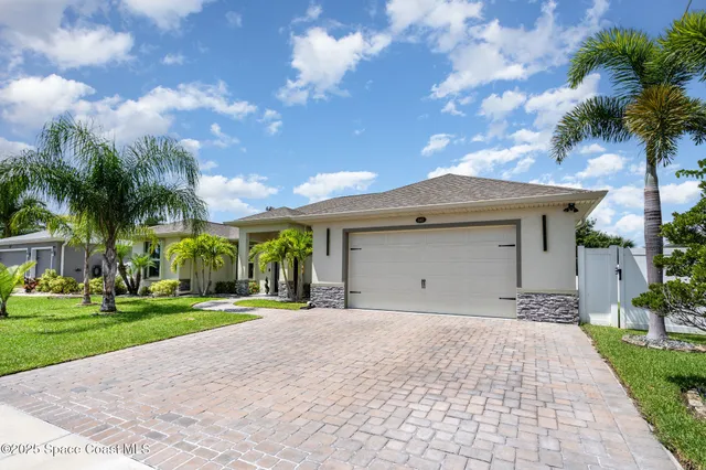 $486,000 | 840 Hawks Ridge Court Northeast, Palm Bay, FL 32905