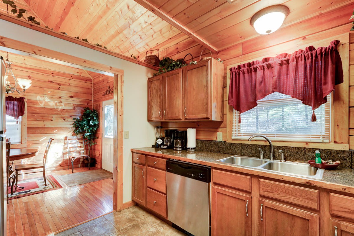 3111 Valley Home Road Pigeon Forge, TN 37862 - Photo 9 of 29