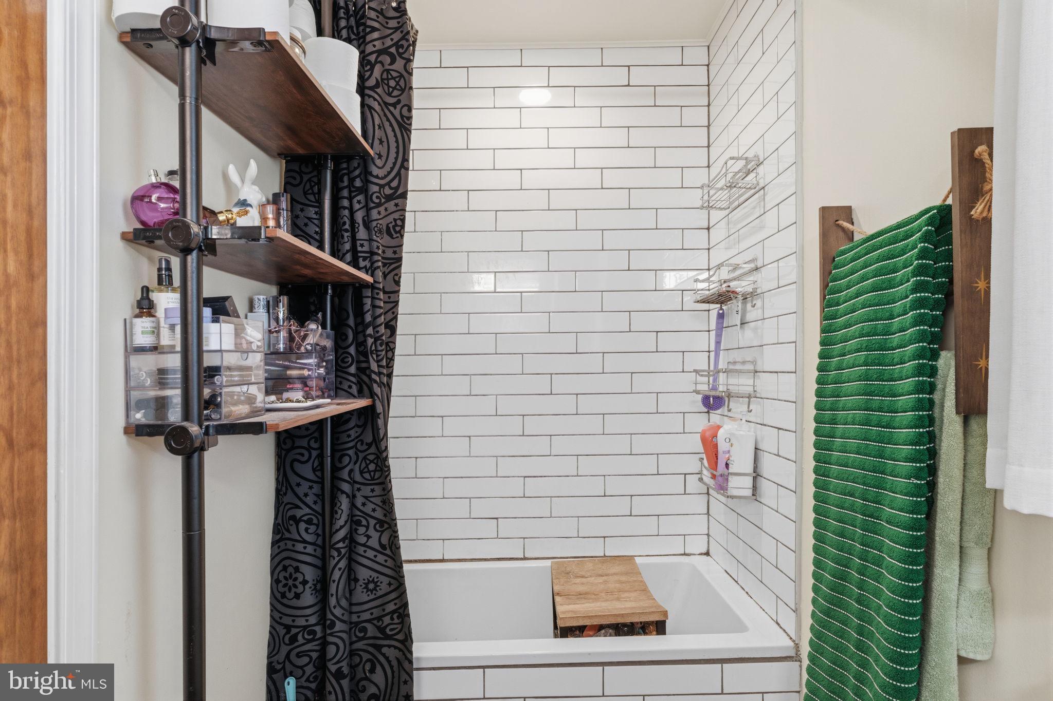 729 Chandler Street Philadelphia, PA 19111 - Photo 13 of 32 Upstairs full bathroom