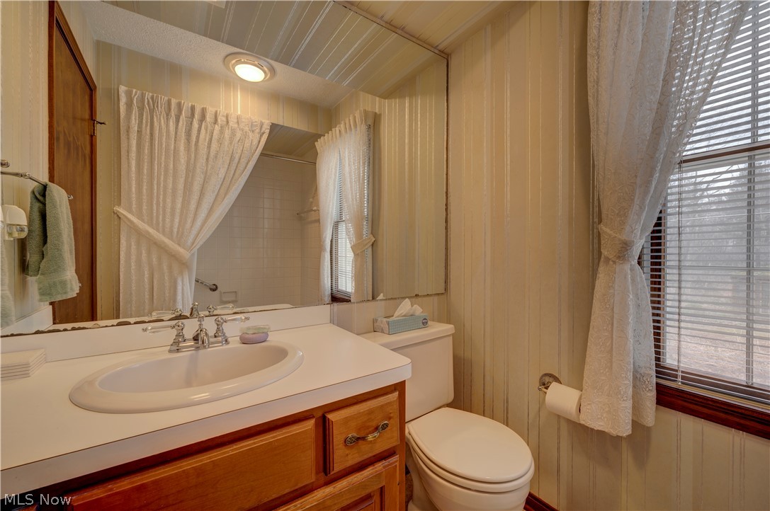 11221 West Walnut Ridge Road Chesterland, OH 44026 - Photo 22 of 35 Master bath