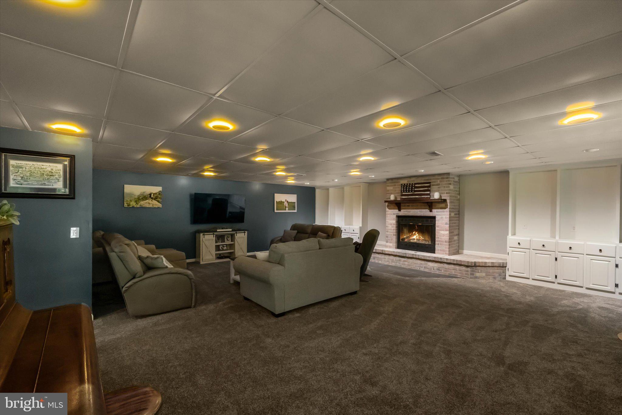 230 Richards Ferry Road Fredericksburg, VA 22406 - Photo 41 of 96 Spacious, cozy retreat with fireplace.